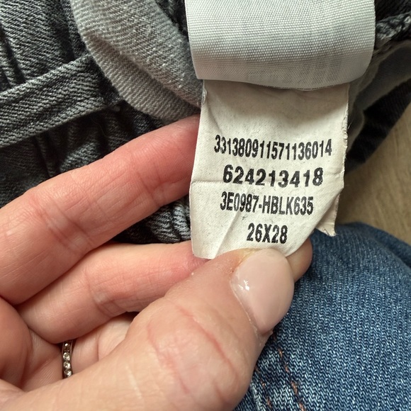 Two pairs of Hollister Skinny Jeans in Denim Blue and Charcoal Gray  SZ 26x28 - Picture 12 of 15